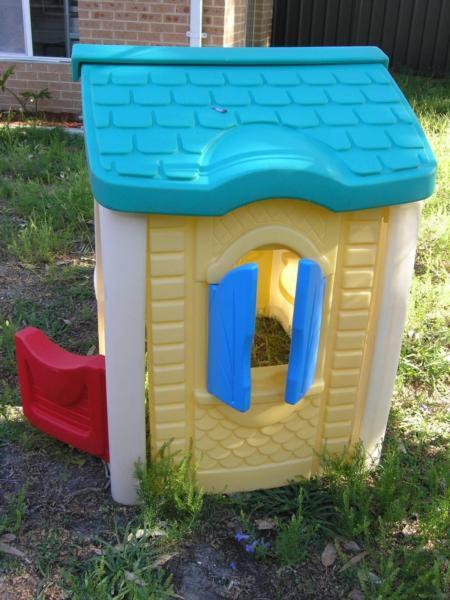 Demountable play house for toddlers & infants