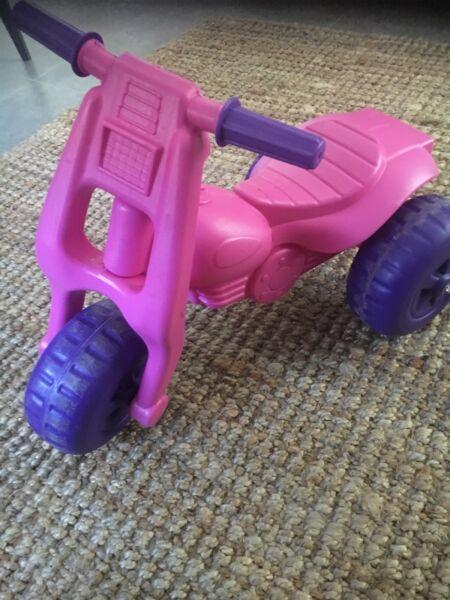 Dune buggy trike - pink and purple