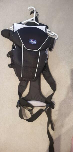 EUC As new! Chicco Ultrasoft Magic Infant Baby Carrier