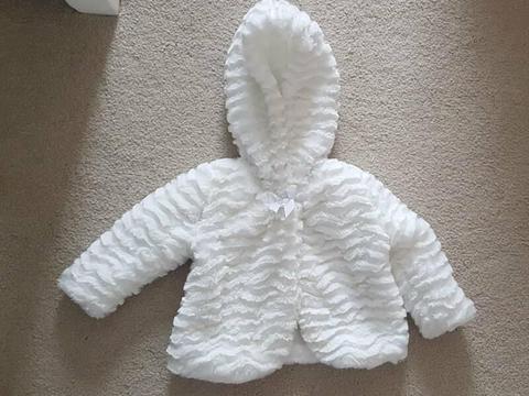 EUC As New Beautiful White Fur Baby Jacket Coat Size 0 (6-12mths)