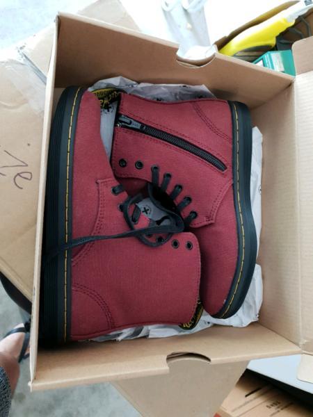 Dr Martens boots for kids (size euro 32)
