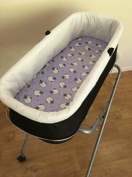 Baby bassinet carry cot. Great condition