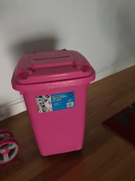 pink toy tub on wheels storage bin, 32L