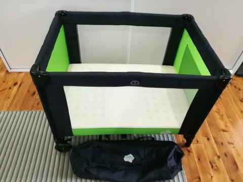 Travel cot (Safety Baby) and mattress in excellent condition