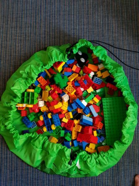 Lots of kids toys! Lego, thomas the tank engine, nerf & trashies