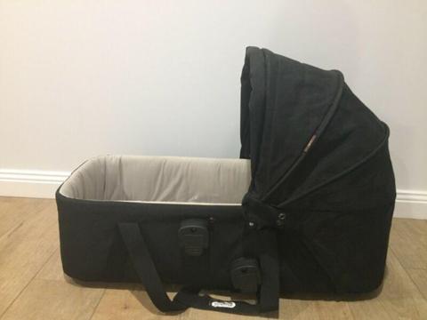 Mountain Buggy Carrycot Bassinet