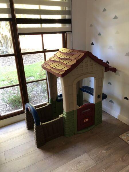 Little Tikes Cubby House(indoor)