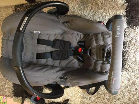 Britax safe and sound unity baby capsule with pram adaptor
