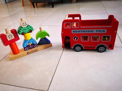 Bello wooden toys bus and Smart Games puzzle