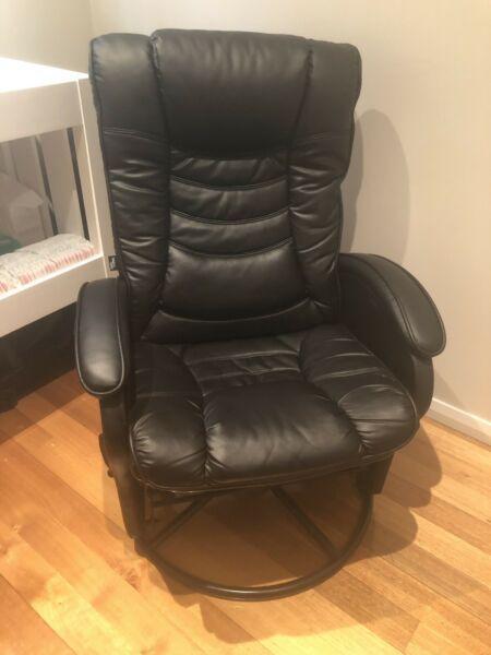 Black leather nursing chair (Valco Baby)