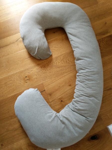 Pregnancy pillow from snoogle