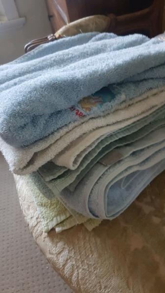 Baby bath towels x 5