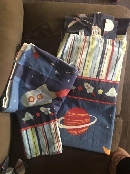 Space aliens boys curtains doona set