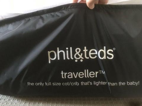 Phil n Ted travel cot