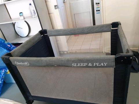 Steelcraft Sleep N Play portacot