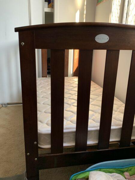 Baby cot with mattress