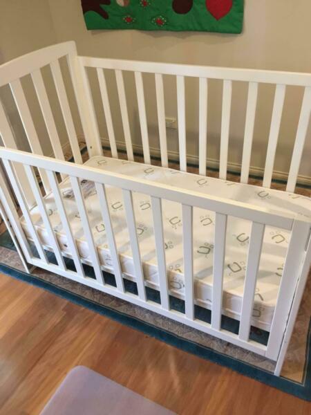 CHILDCARE COT / TODDLER BED