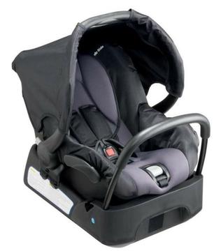 As a New SAFETY 1ST One Safe Infant Capsule - Black
