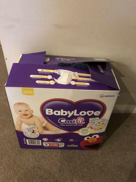Box of baby boy clothes size0 etc