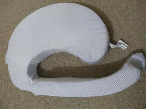 Nursing pillow (Baby feeding foam pillow)