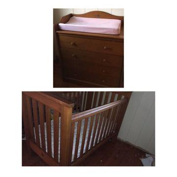 Boori cot and change table with drawers
