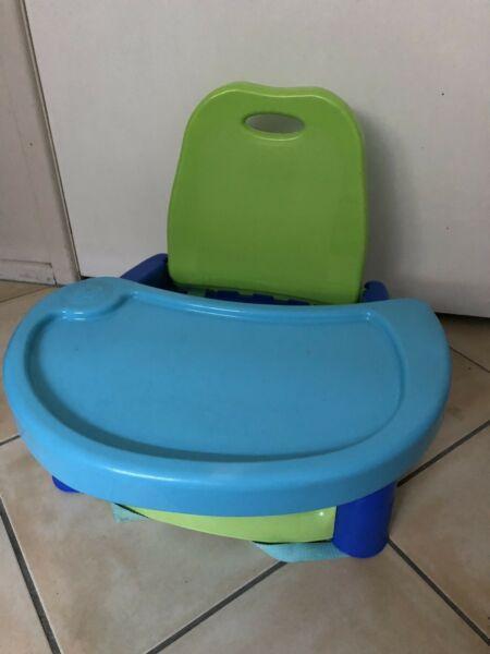 Baby/toddler travel high chair/ booster seat with tray