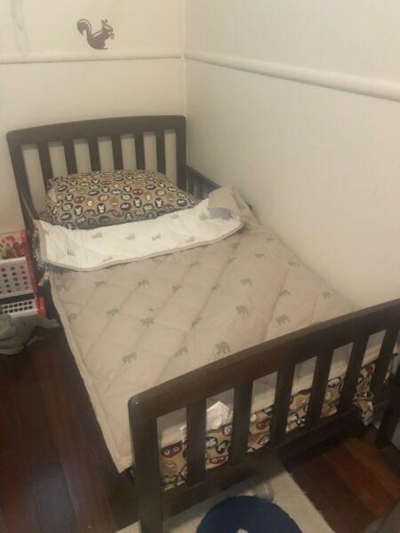 Gorgeous toddler bed