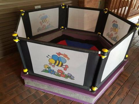 Playpen for babies and toddlers