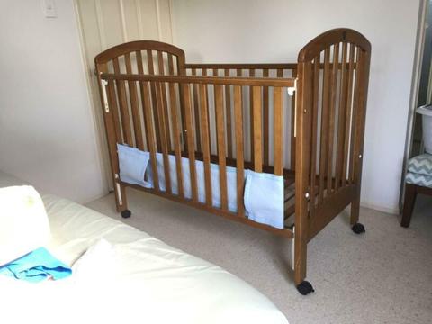 Swallow cot with mattress