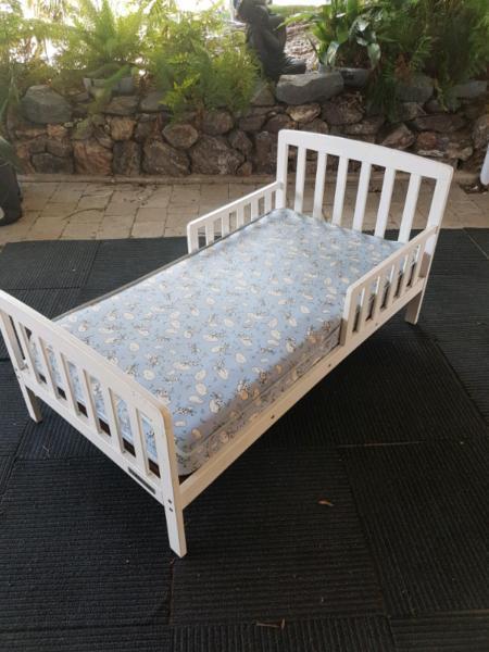 Toddler bed with spring mattress