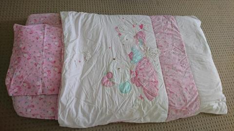 Cot sheet and blankets bundle