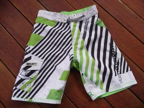 Boys Rusty Brand Board Shorts, Sie 4/5 years White, Black n Green