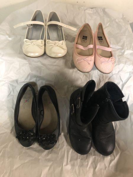 Girls shoes excellent condition in sizes 12-1