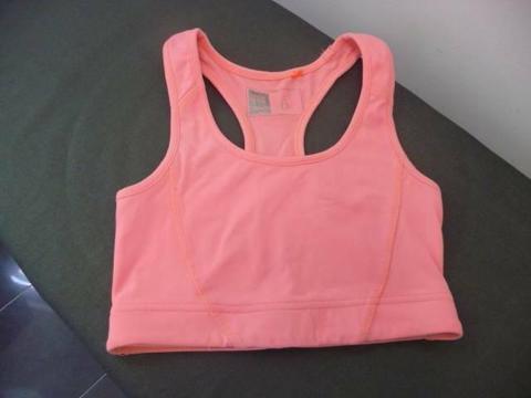 Girls Crop / exercise top Suit Size 7/9 years