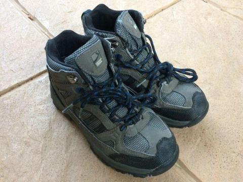 Walking boots (child) - UK size 3