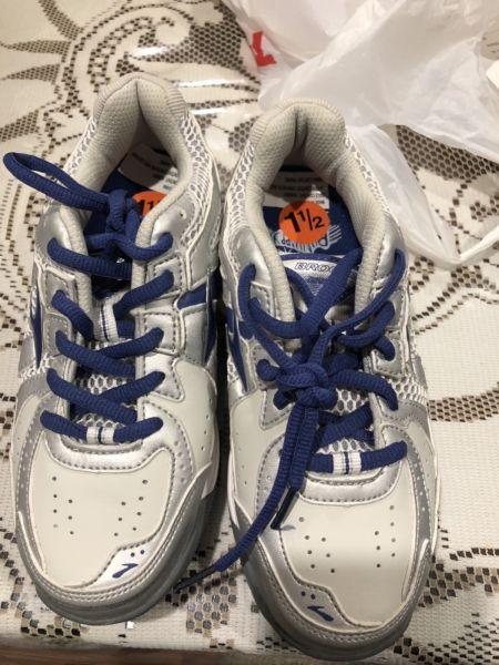 Children's sport shoes for school size 1 1/2 (New)
