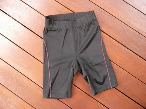 Girls active wear/exercise pants Size 7/8 years