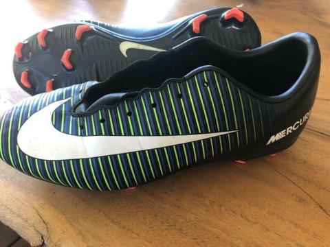 Football Nike Boots Kids size 4Y