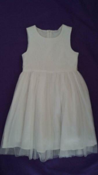 Flowergirl / Party Dress Size 6