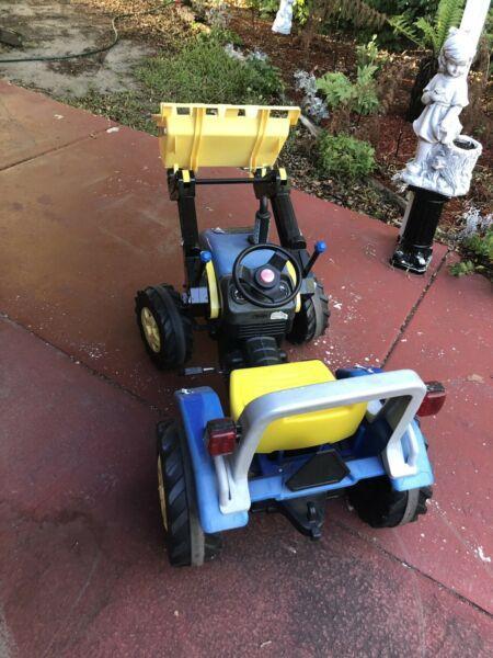 Ride on plastic digger tractor for boy 3 years