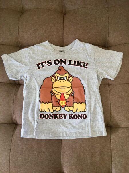 4 boys short sleeve t-shirts size 8 inc. Donkey Kong