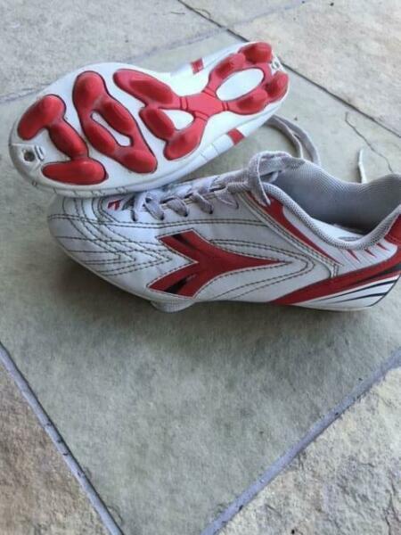 Soccer Shoes Diadora- Kids Size 4UK