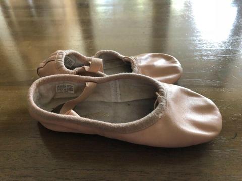 Energetiks Pink leather ballet shoe, Child size 1C