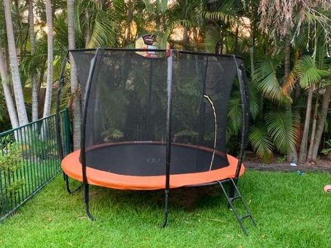 < 12 month old 10 foot kahuna trampoline with basketball hoop