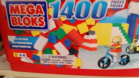 mega bloks over 1400 pieces in origional box plus more