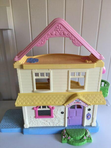 FisherPrice My first doll house