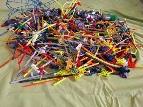 Knex - more than 4.5kg assorted