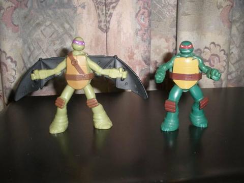 Teenage Mutant Ninja Turtles-DONATELLO and RAPHAEL