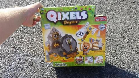 Qixels Kingdom Toy