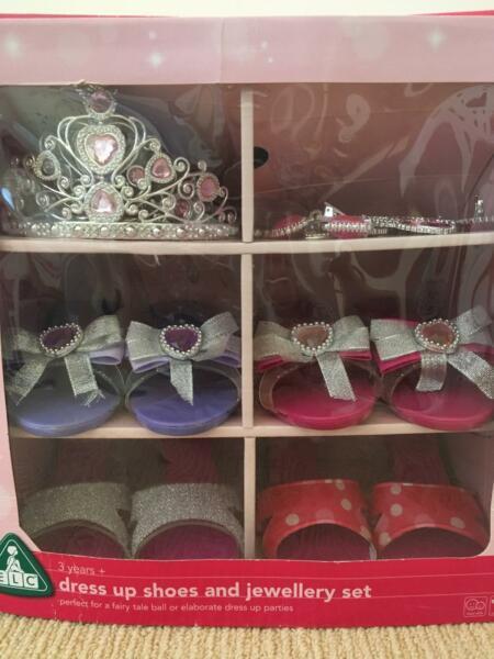 Dress Up Shoes And Jewellery Set - Early Learning Centre